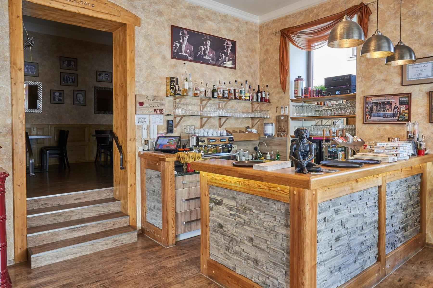 Pension Ulrika - Ubytovani Pod Hradem Локет Екстер'єр фото